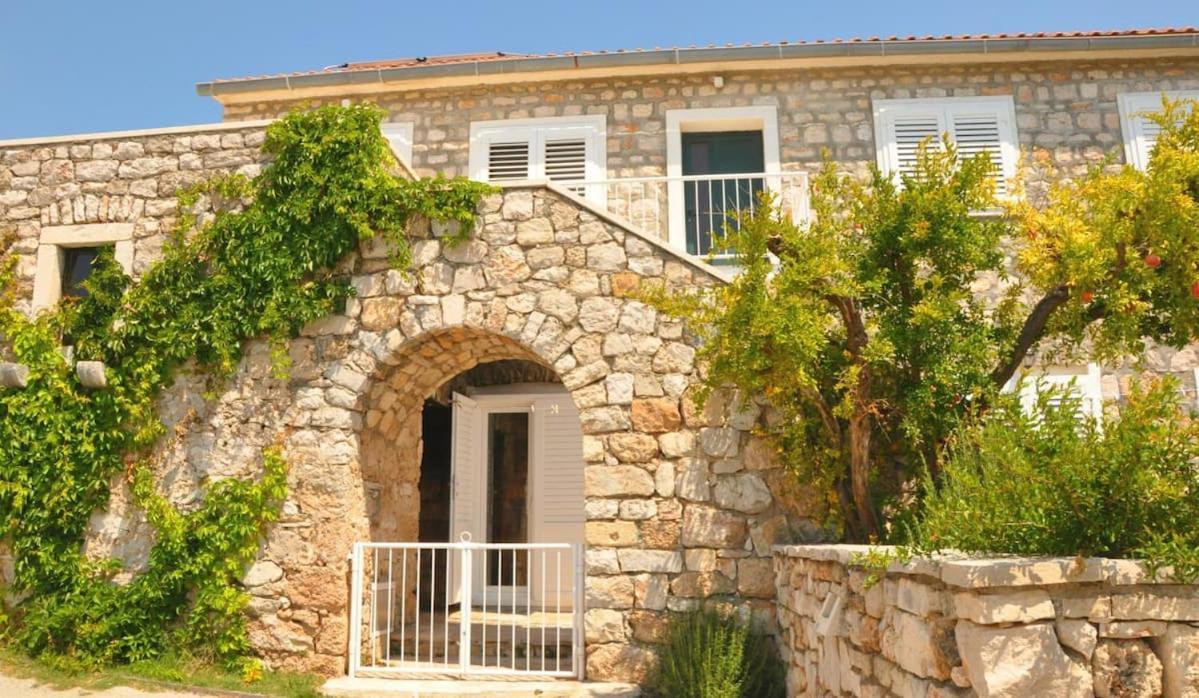 Apartments Adriana Bol Exterior foto